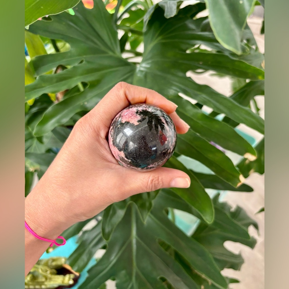 Rhodonite sphere - Picture 3 of 5